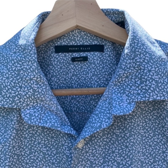 Perry Ellis women's slim medium button up long sleeve shirt - Picture 3 of 4